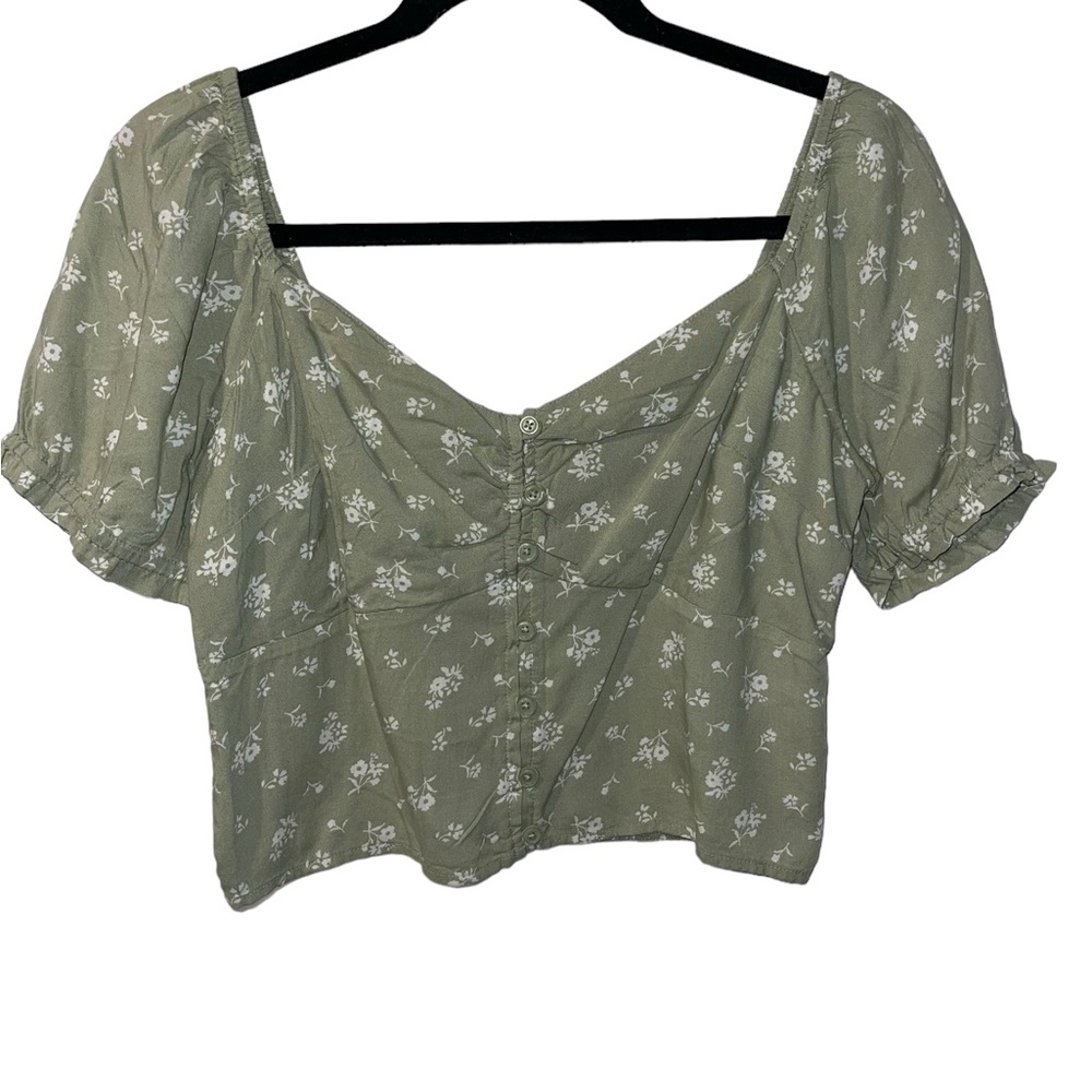 NWT Hollister Crop Top, Size Large